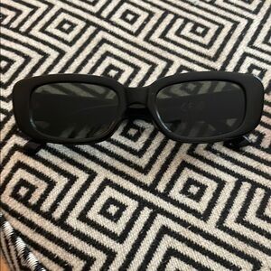 Stylish Black Rectangular Sunglasses